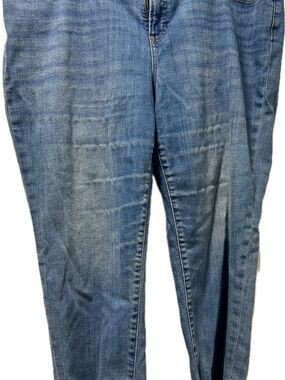 Chico's Women's Light Blue Cropped Jeans with frayed hem in XL (Chicos 3)